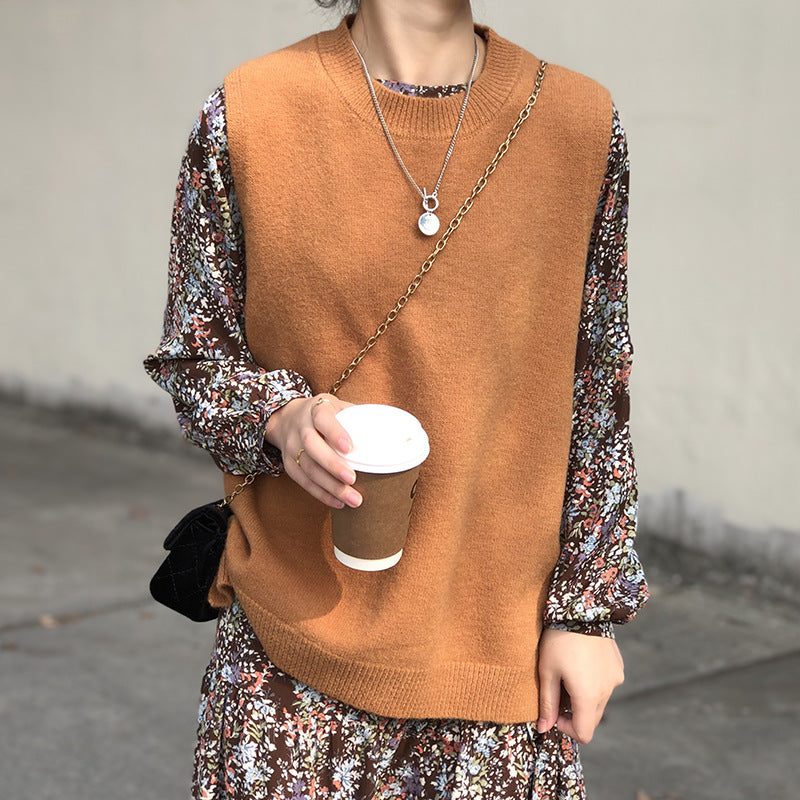Solid color casual knitted vest