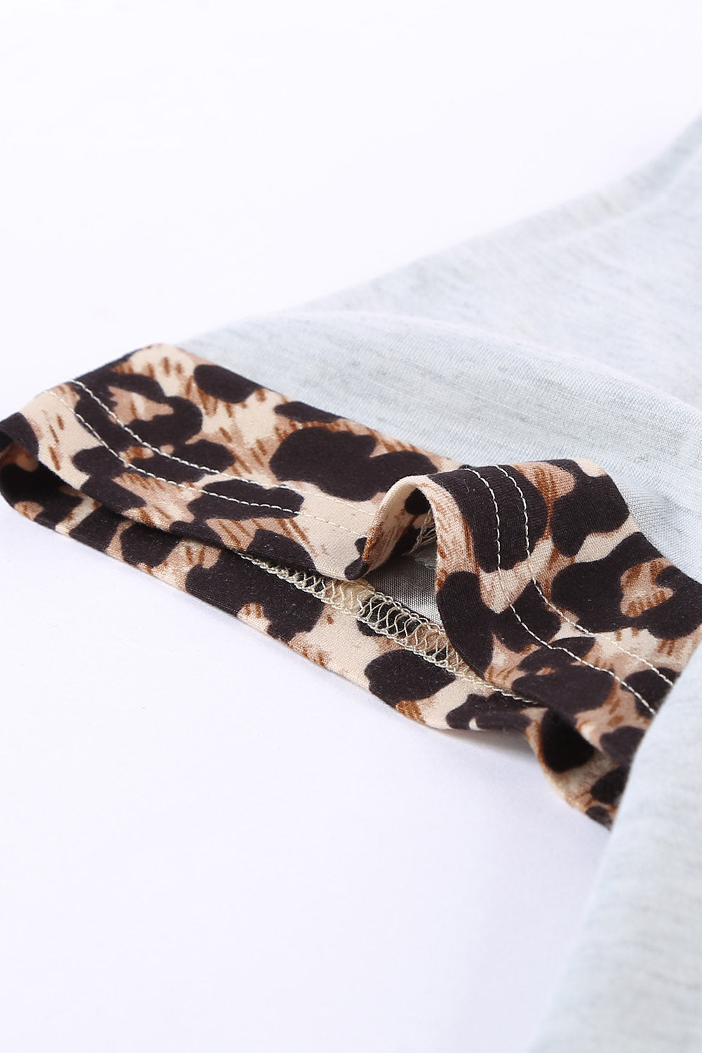 Women's Gray Sequins Accent Leopard Splicing Short Sleeve Casual Tee