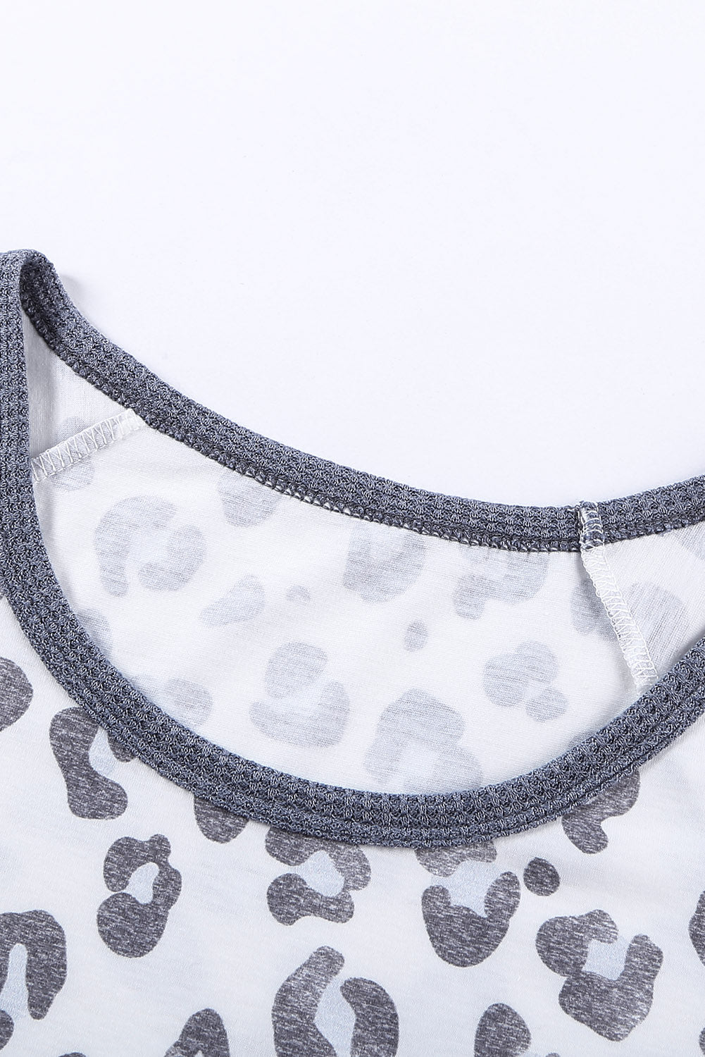 Women's Womens Short Sleeve O Neck Gray Trim Leopard Tee