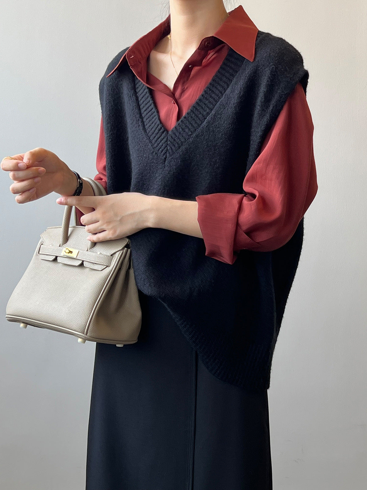 V-Neck Soft Waxy Loose Knit Vest