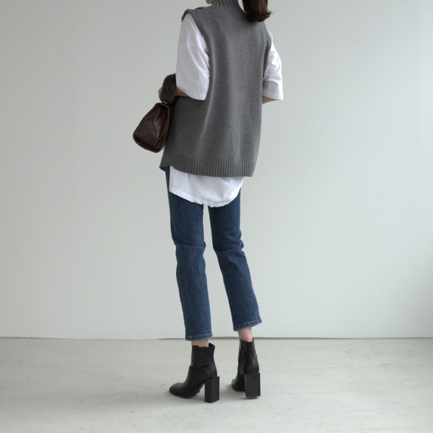 Cross Design Turtleneck Knitted Sweater Vest