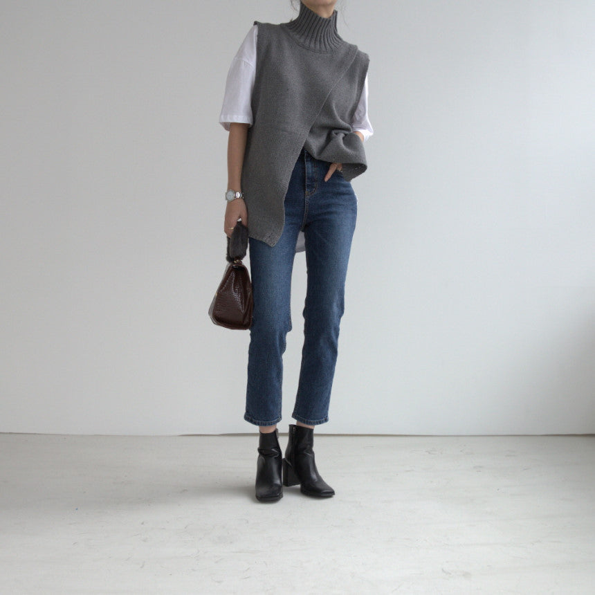 Cross Design Turtleneck Knitted Sweater Vest