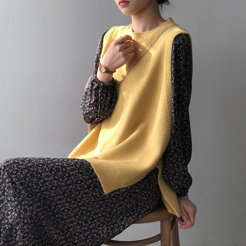 Solid color casual knitted vest