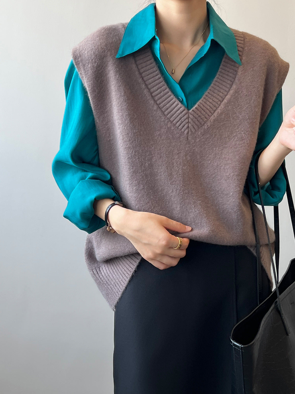 V-Neck Soft Waxy Loose Knit Vest