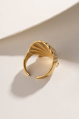 Fashionable and Luxurious Gold Shell Open Ring