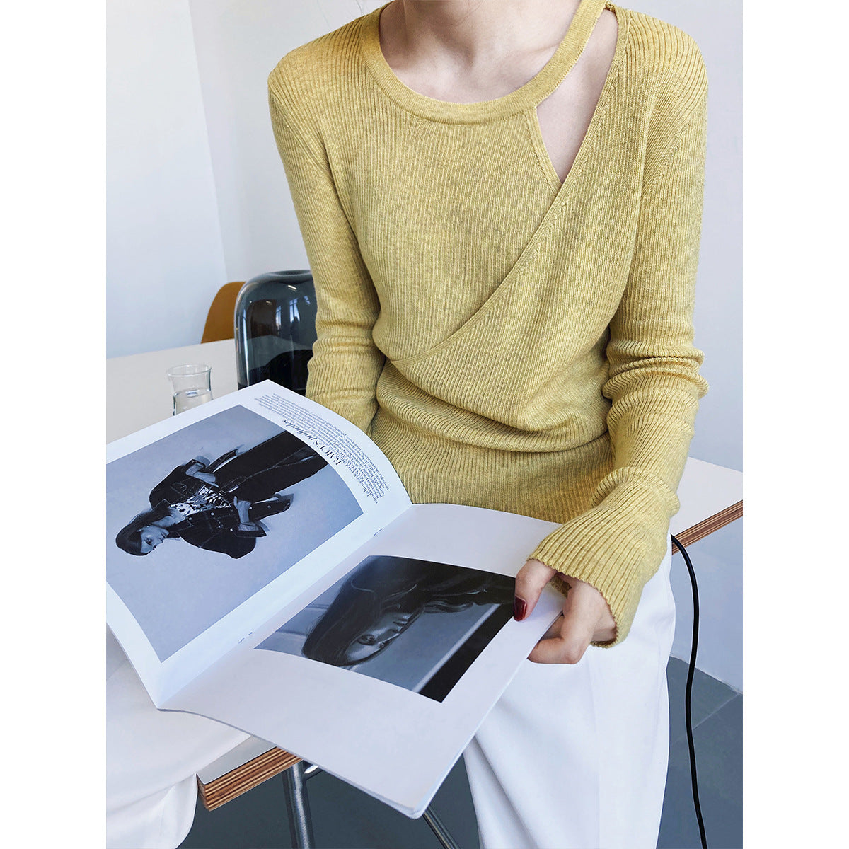 Two False Hollow Out Shoulder Sweater Female Design Sense Hanging Neck Top