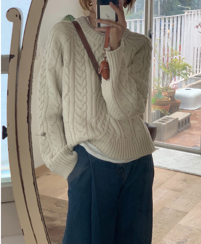 Chic Twisted Design Sweater -Ivory