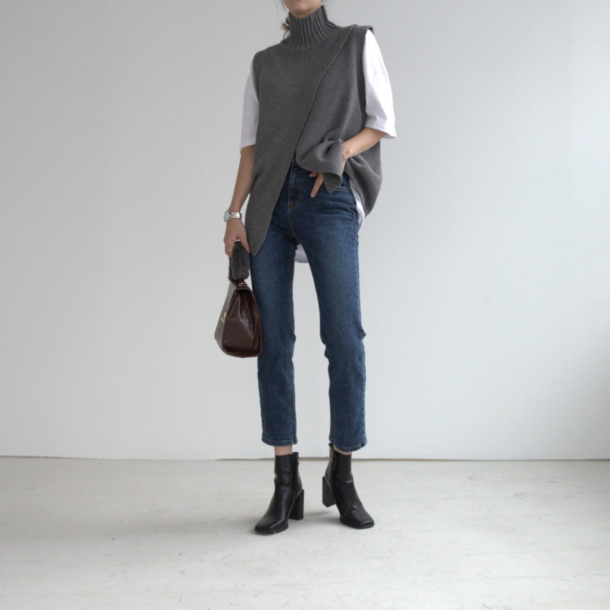 Cross Design Turtleneck Knitted Sweater Vest