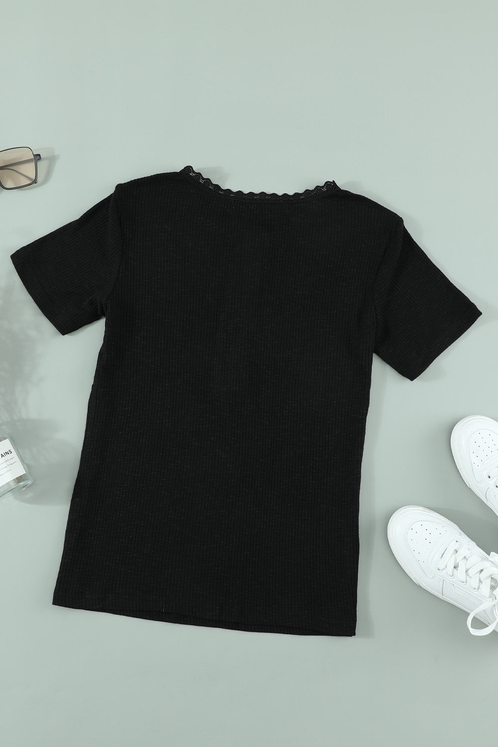 Women's Black Crew Neck Buttoned Ribbed Knit Short Sleeve Top