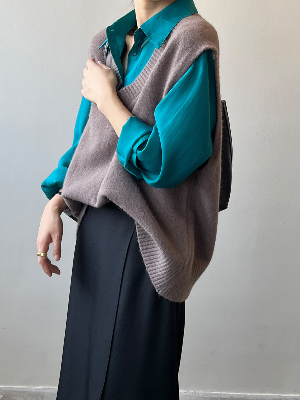 V-Neck Soft Waxy Loose Knit Vest