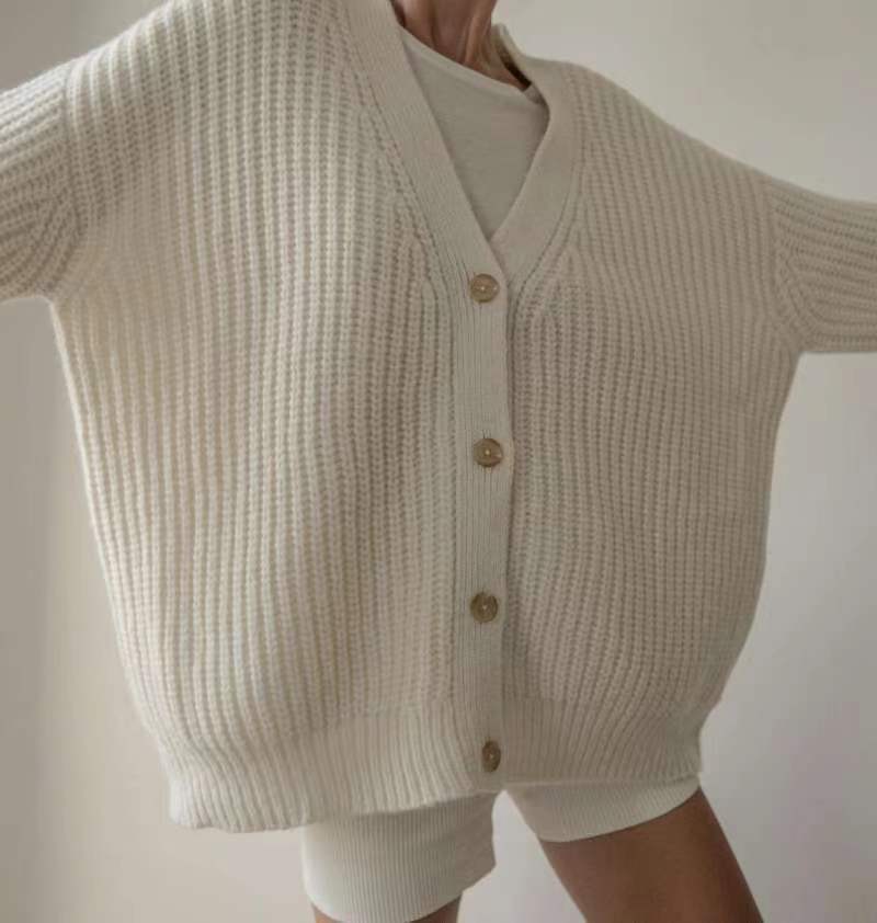 Fashionable loose V-neck sweater Cardigan