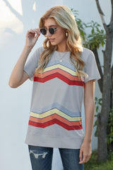 Women's Womens Gray Colorful Wavy Stripes Print Short Sleeve Tee