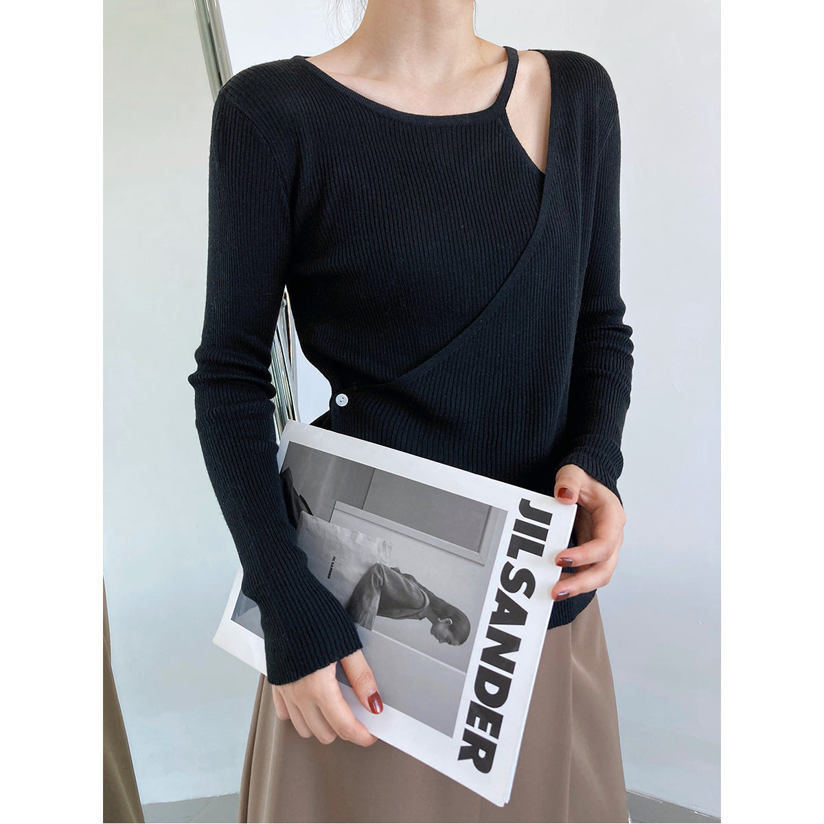 Two False Hollow Out Shoulder Sweater Female Design Sense Hanging Neck Top